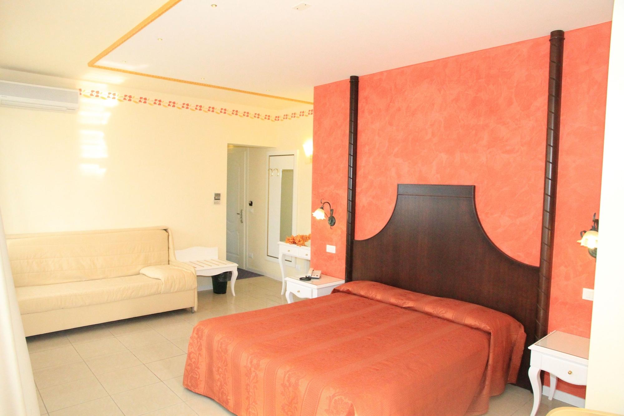 Luxor E Cairo The Beach Resort Lido di Jesolo Exterior photo