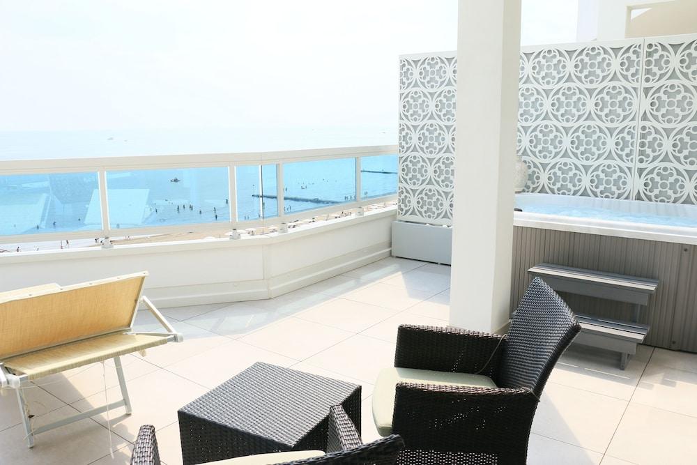 Luxor E Cairo The Beach Resort Lido di Jesolo Exterior photo