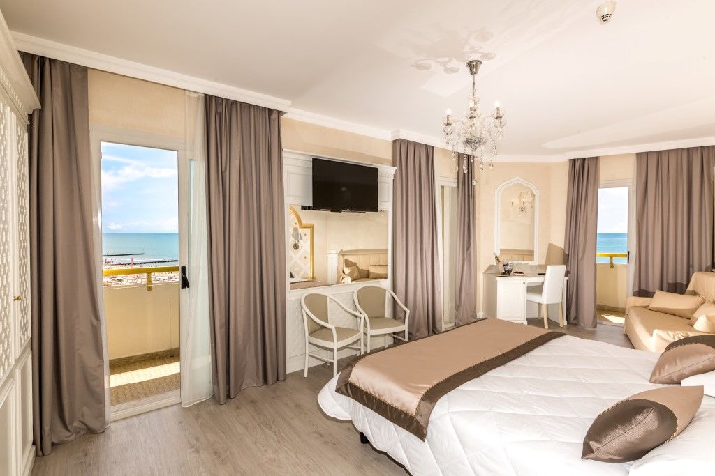 Luxor E Cairo The Beach Resort Lido di Jesolo Exterior photo
